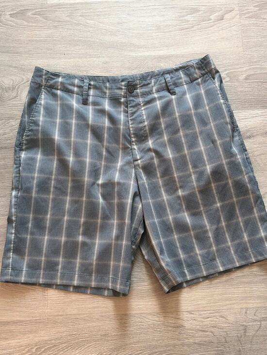 Under Armour Other - Under Armour size 38 blue and white plaid golf shorts